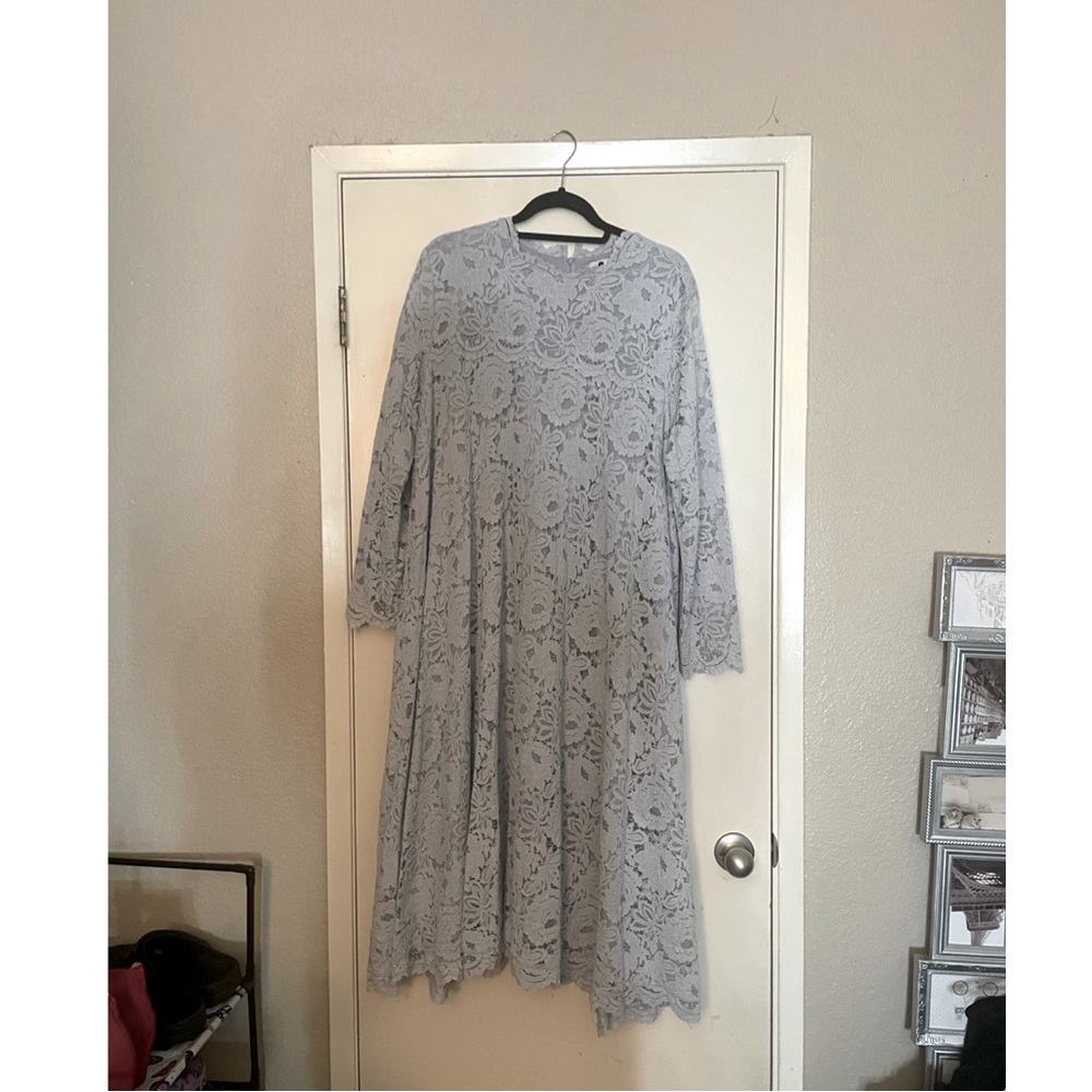 Dainty Jewel’s Lace Dress